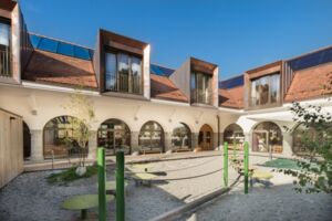 Thermische Sonnenkollektoren Doma auf Kindergarten Calandastrasse, Chur, Domakollektoren, Doma Kollektor