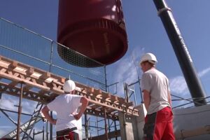 Solardomizil Chemnitz, Energiespeicher wird geliefert