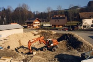 Aushub für grossen Keller